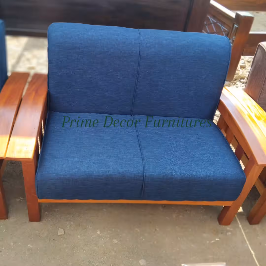 Executive Mahogany Wood 7-Seater Sofa Set & Table