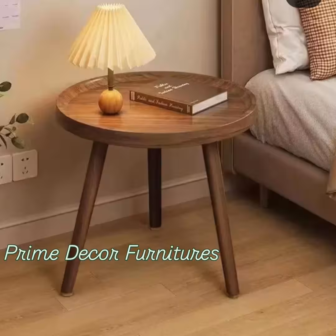 Classic Round Mahogany Wood End Table with Tapered Legs