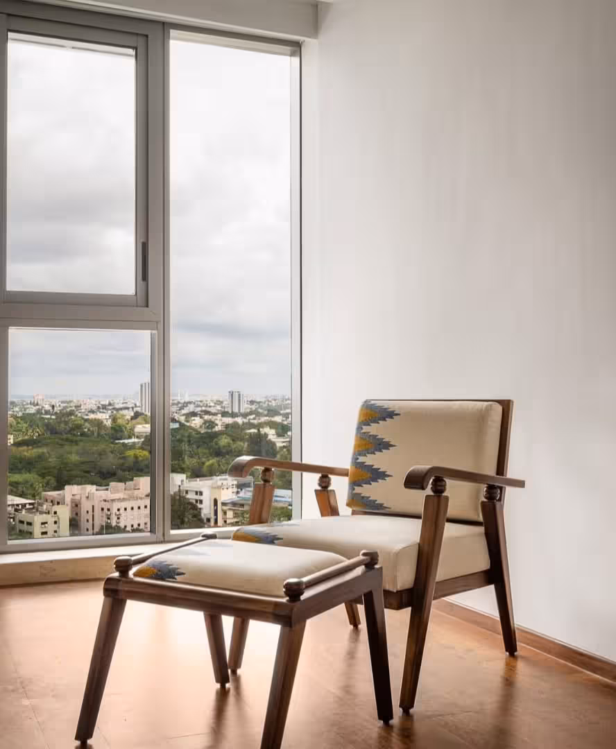 Nexus Mid-Century Lounge Chair & Ottoman Set