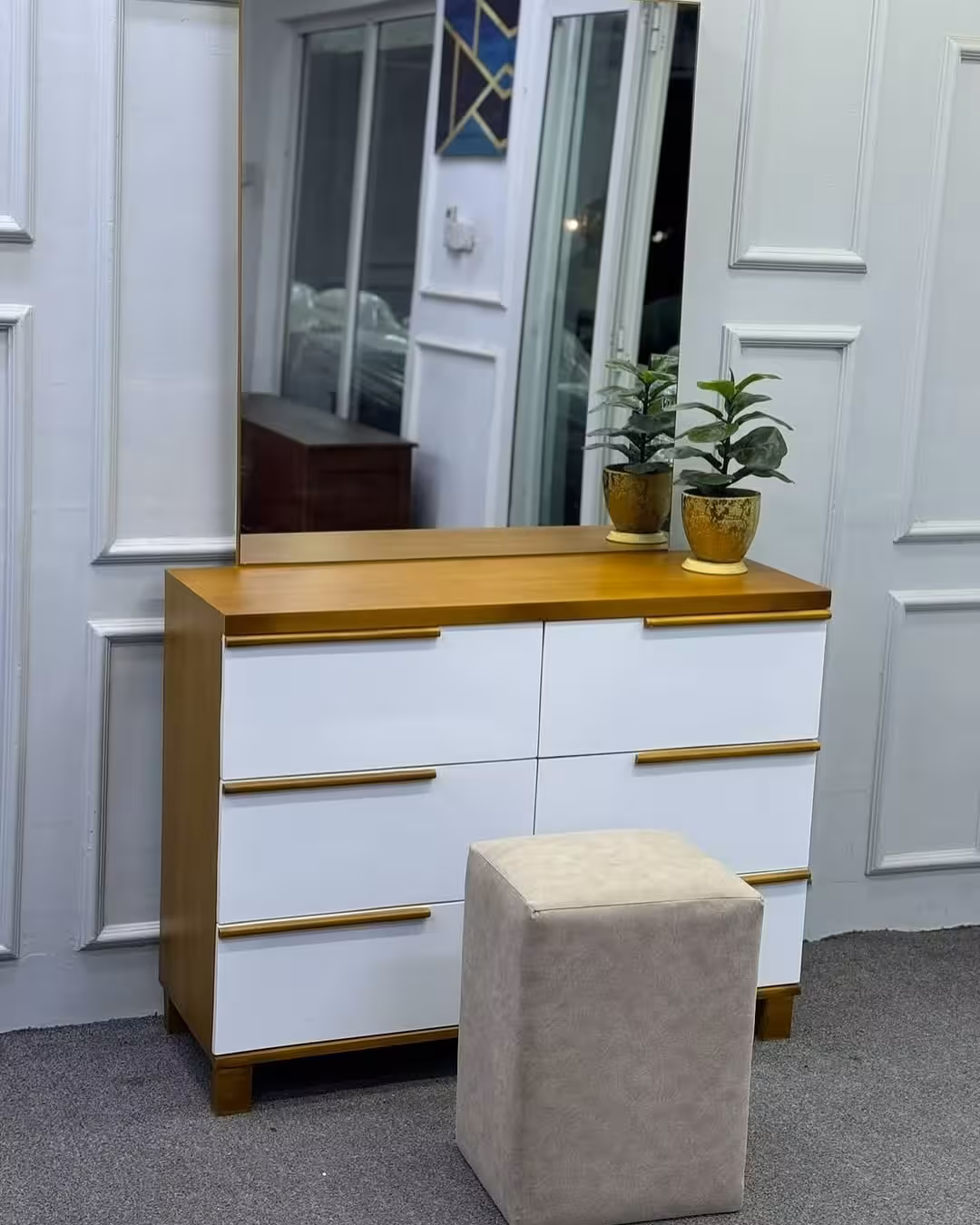 Crestview Artisan Two-Tone Vanity Suite