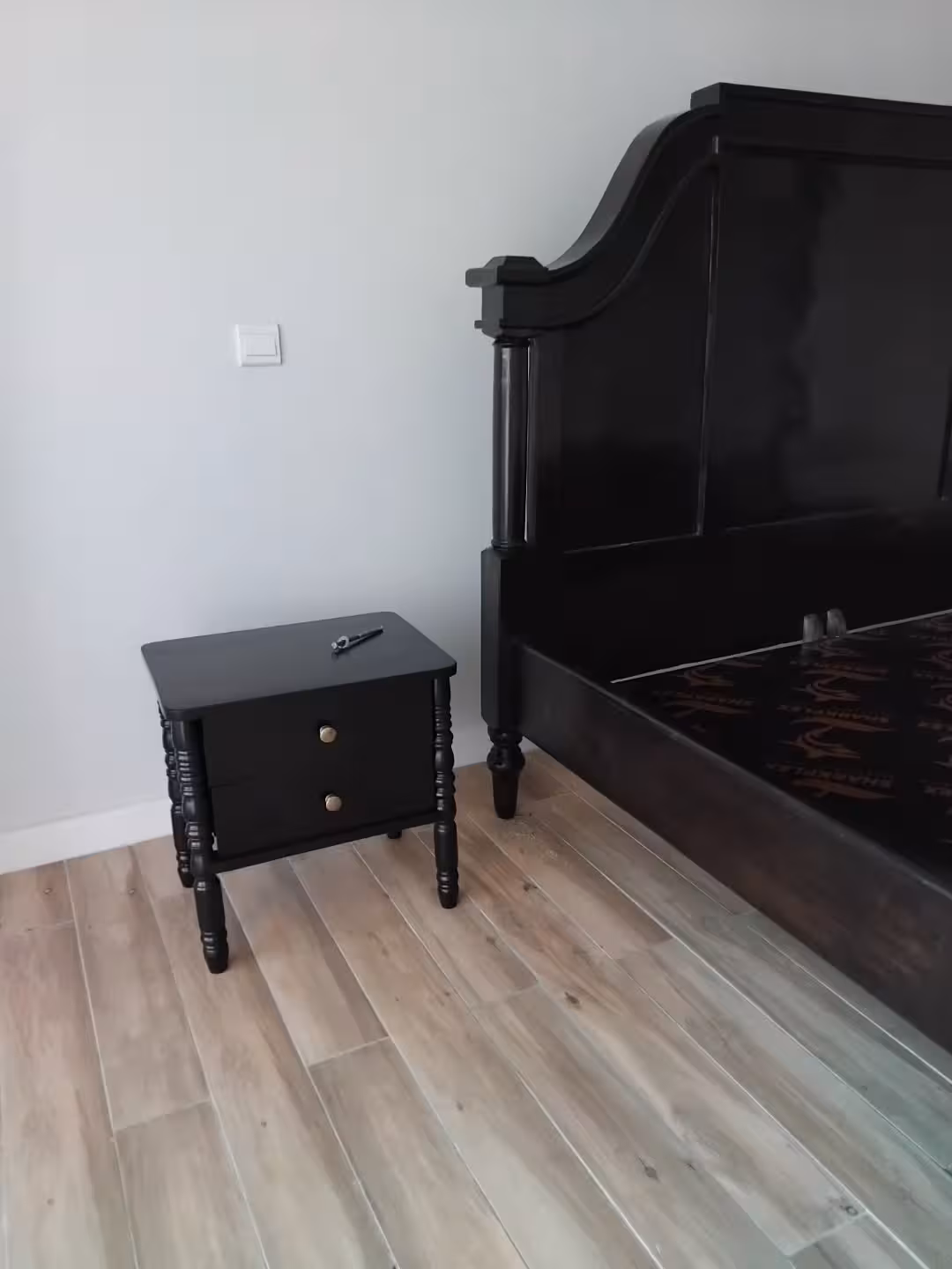 Royal Heritage 6x6 Bedroom Suite