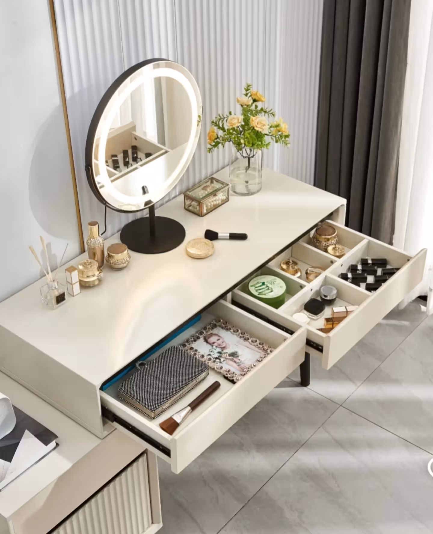 Eclipse Extendable LED Vanity Suite